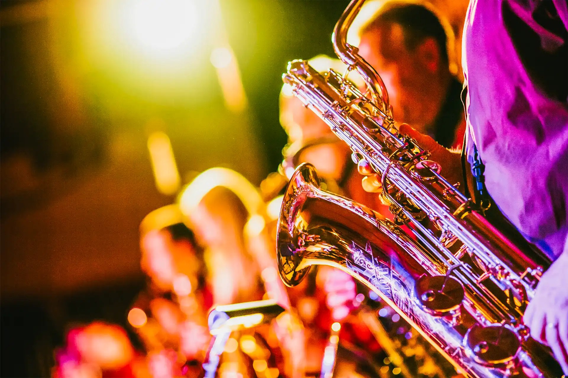 ballet ordonne sous une musique jazzy