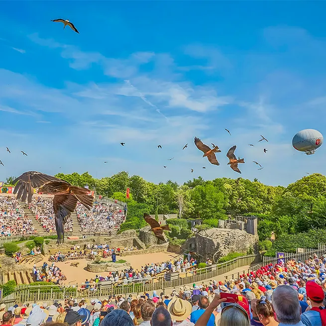 le puy du fou bal des oiseaux fantomes