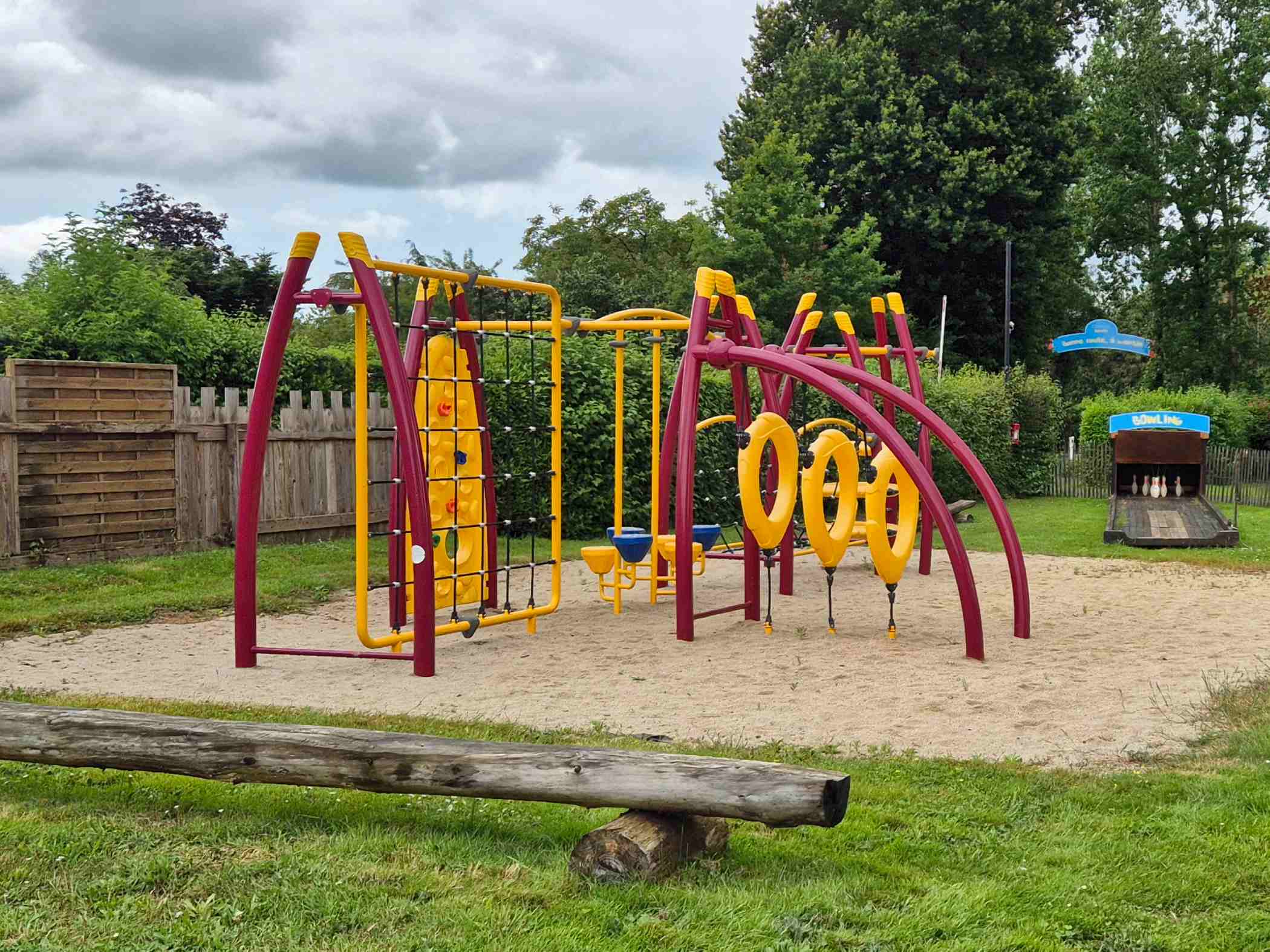 aire de jeux camping puy du fou