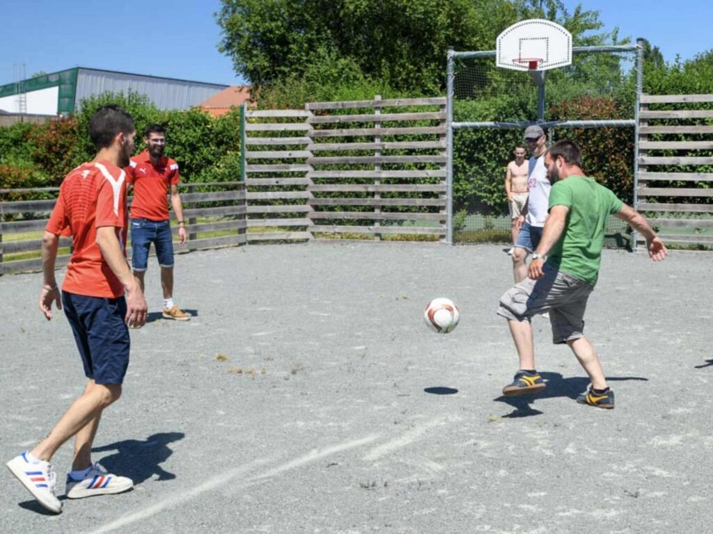 terrain de sport camping vendeee